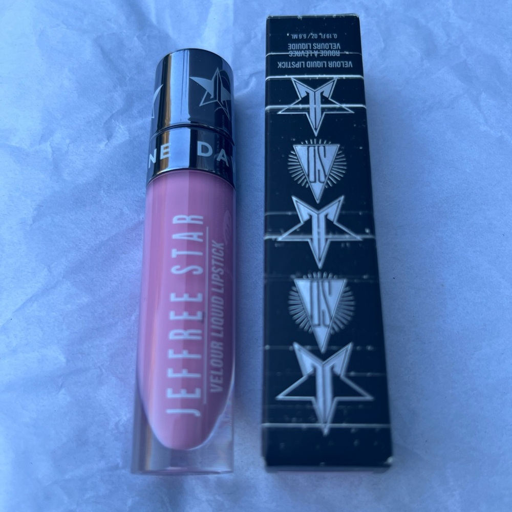 Jeffree Star Velour liquid lipstick in “Oh My God”